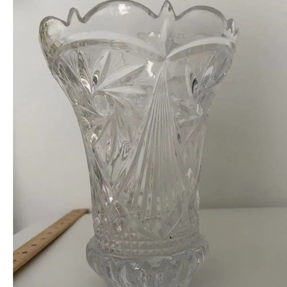 vtg 24% lead crystal pinwheel pattern heavy cut vase